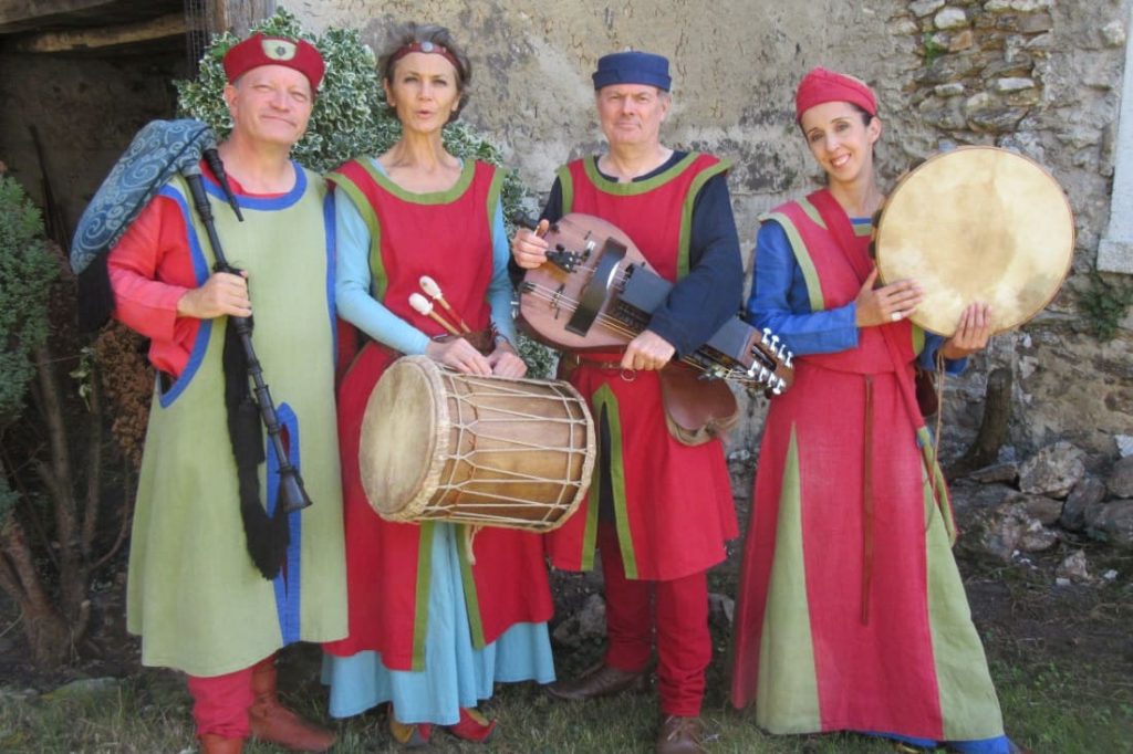 Dans les méandres de la musique médiévale : à la découverte des répertoires