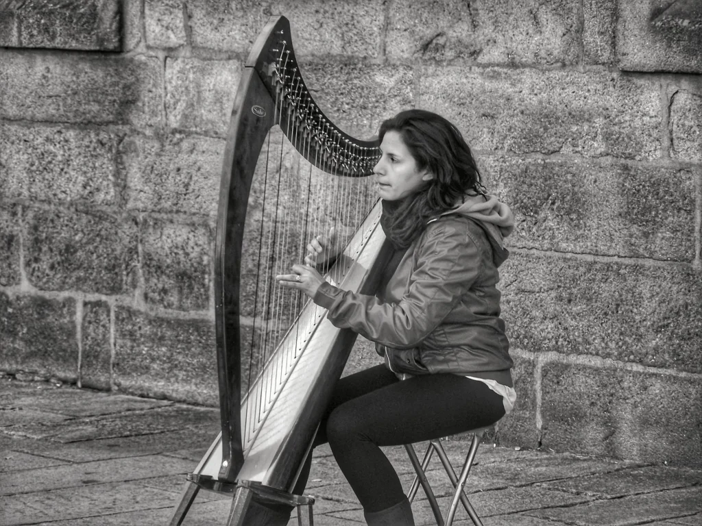 How to Draw a Harp Easily