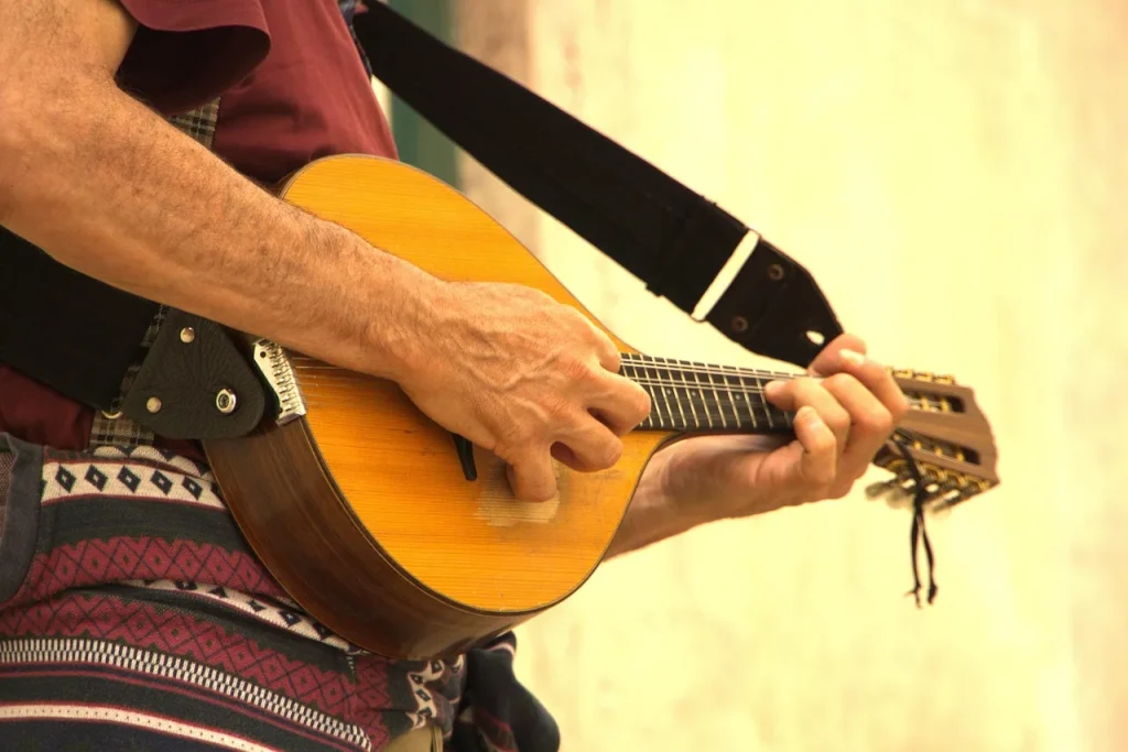 Medieval Tavern Atmosphere: Immersion in Early Festive Music
